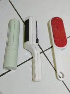 Pembersih bulu anabul