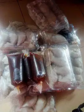dibutuhkan karyawan untuk jaga warung jual pempek dan ayam goreng