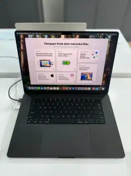 MACBOOK PRO (16”) M4 Pro atau M4 Max