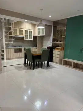 Jual rumah siyap huni di kebayoran sek 7 bintaro Jaya