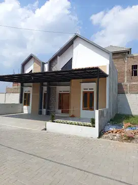 RUMAH 1 LANTAI DI SOLO BARU DEKAT RS INDRIYATI PAKUWON MALL