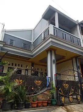 Rumah Dua Lantai Furnished Bebas Banjir di Bintara Bekasi Jawa Barat