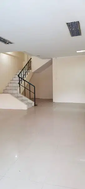 Ruko 3 Lantai + Basement – Kebayoran Lama, Jakarta Selatan