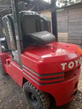 Jual forklift toyota 3ton