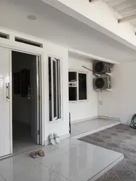 Rumah siyap huni bebas banjir di sektor 4 bintaro Jaya