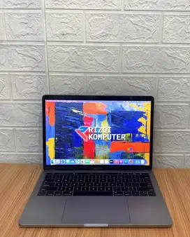 MacBook Pro i5 2016 Touchbar  Intel Core i5 Ram 8GB Ssd 512GB