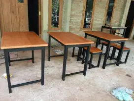 Meja cafe kursi kayu