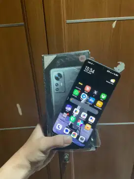 Preloved xiaomi 12 8/256 blue - eks garansi resmi mulus