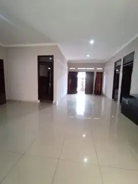 DISEWAKAN JARANG ADA RUMAH TAMAN KOPO INDAH 2 LUAS BESAR 3 KAMAR