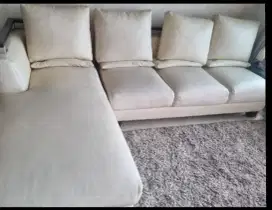 Sofa broken white