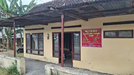 Dijual Tanah Dan Rumah HOOK Dikavling Jadi 3 Unit Dekat Tol Madiun