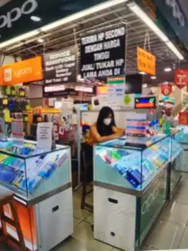 Karyawati.cewek. jaga counter hp n asesoris