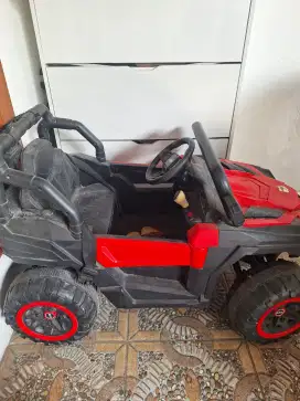 Mainan mobilan anak bekas