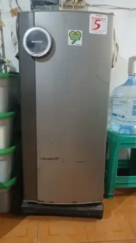 Kulkas 1 pintu merk Sharp Normal