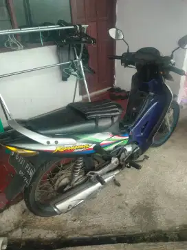 Motor Karisma 2004