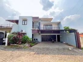 Rumah Carport Luas 13 Mnt ke Stasiun LRT Taman Mini Siap Huni J-18681