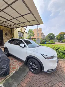 DI JUAL HONDA HRV 1,5 SE CVT WARNA PUTIH MUTIARA,KONDISI LIKE NEW