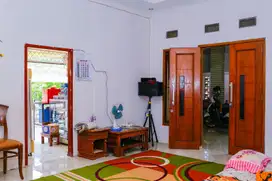 Rumah Terawat Luas 2 Lt di Depok 15 Menit ke Stasiun Siap Huni J-21179