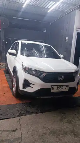 Wrv tipe e automatic th 2023 putih