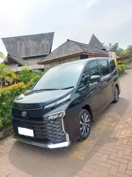 Toyota Voxy 2022 Bensin
