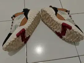 Sepatu SKECHERS monster ukuran 42 kondisi normal bagus