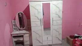 Lemari baju , meja rias ,kasur