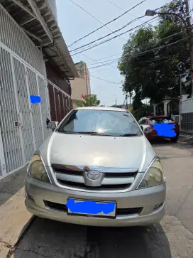 Kijang innova bekas 2v at