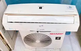 jual ac Sharp 1/2 pk R32 lowwat 330 watt kondisi 95% ori semua
