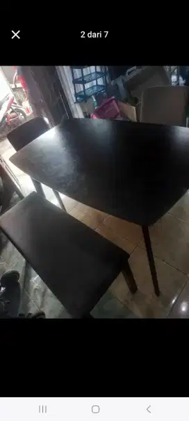 Meja makan merek informa