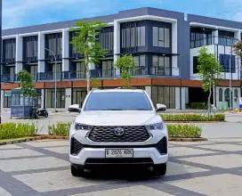 Dijual zenix istimewa km 10.ribuan