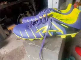 sepatu bola specs mohawk