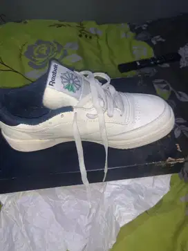 Sepatu reebok c85