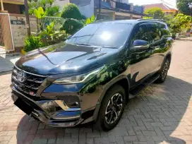TOYOTA FORTUNER GR 2.8 2022 MATIC