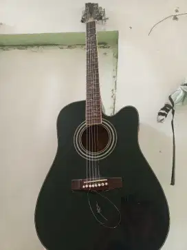 gitar minus senarnya sja,biola minus senar nya jg,djual ajja