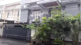 Rumah 2 Lantai di Tebet Timur – Lokasi Nyaman & Strategis