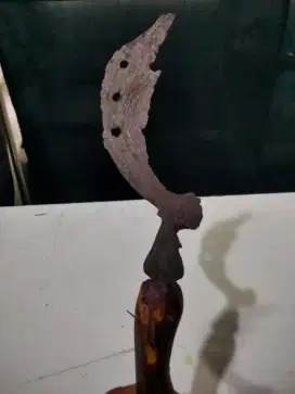 Kujang sepuh lubang 3 wingit
