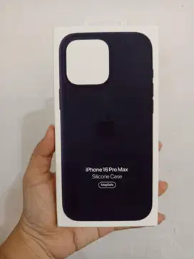 iPhone 16 Pro Max Silicone Case with MagSafe Black