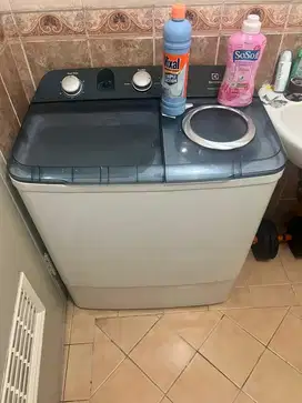 Mesin cuci Electrolux