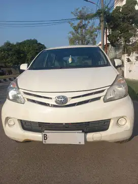 Toyota Avanza Putih 1.3 E BENSIN - AT 2015
