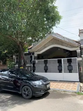 Rumah SHM Dekat RS Taman Harapan Baru Bebas Banjir Siap Huni J-28267