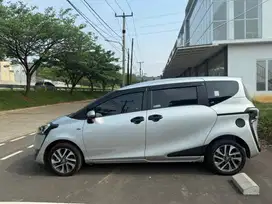 Sienta V 2017 MT