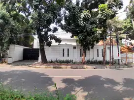 RUMAH MEWAH MEGAH DI MENTENG, JAKARTA PUSAT