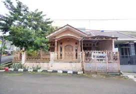 Rumah Hook 2 Lt 15 Menit ke RS Citra Medika Depok Bebas Banjir J-28446