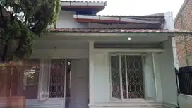 Rumah SHM LT 131 Hadap Utara 8 Mnt ke Cibinong City Mall  J-9593