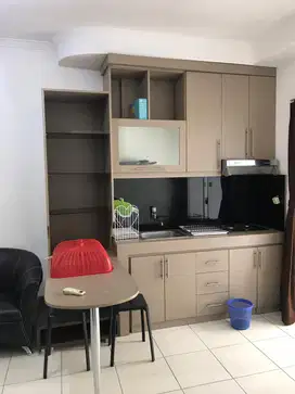 Disewakan 2BR Lantai Rendah Furnish Apartemen Mediterania Garden 2