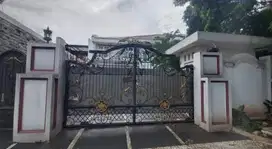 RUMAH MEWAH MEGAH DI JAGAKARSA, JAKARTA SELATAN