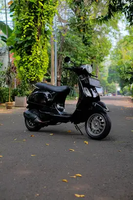 PIAGGIO VESPA LX 125 IGET 2017 MURAHHH BANGETTTT