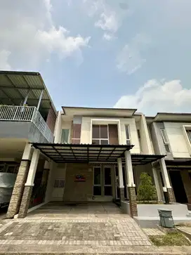 Rumah 2 Lantai di Cluster Royal Blossom The Green BSD Rapih Siap Huni
