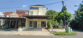 Rumah Hoek 2 Lantai Full Renov di Metland Menteng