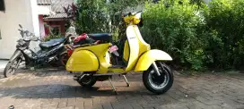 Vespa P150X Tahun 1980 akur atas bawah